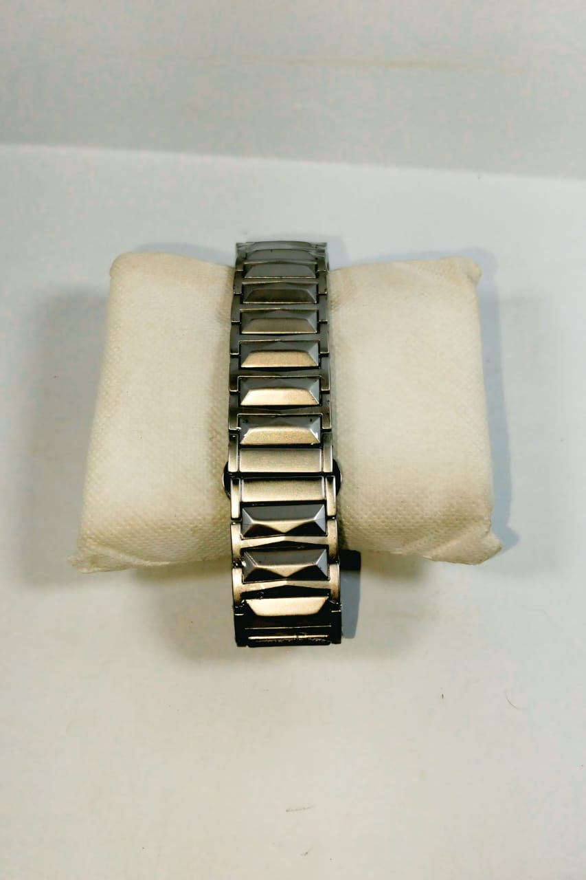 Hublot Silver Chrono – Classic Date Edition - Image 3