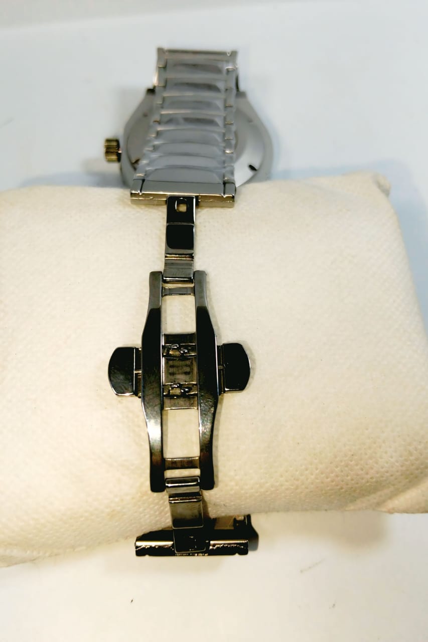 Hublot Silver Chrono – Classic Date Edition - Image 4