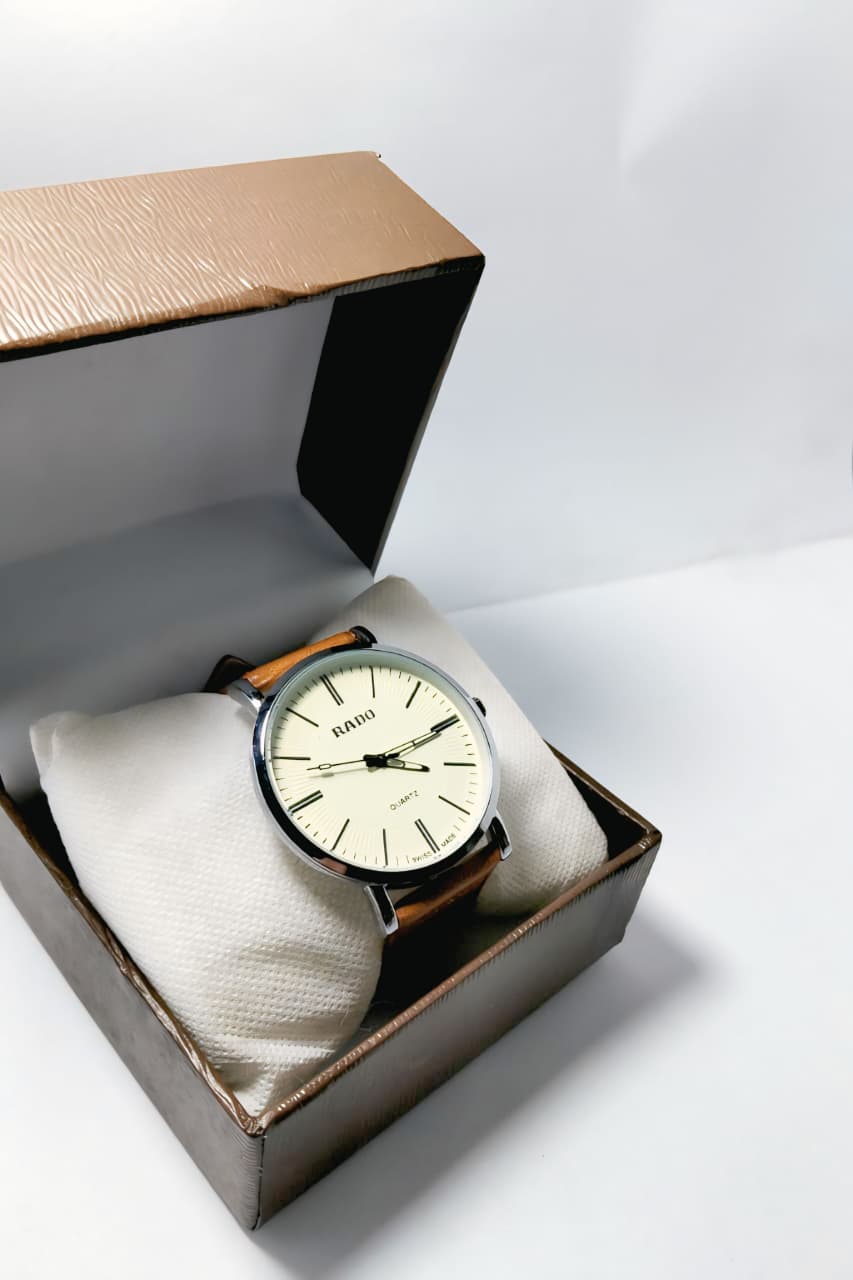 Rado Quartz Analog Watch with Brown-Black Leather Strap – Classic Minimal Design - Image 5