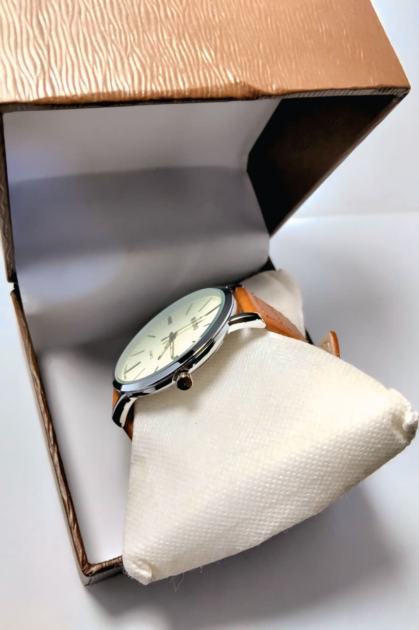 Rado Quartz Analog Watch with Brown-Black Leather Strap – Classic Minimal Design - Image 3
