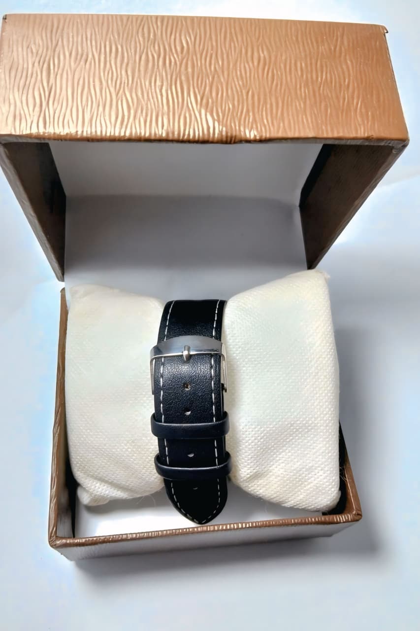 Rado Quartz Analog Watch with Brown-Black Leather Strap – Classic Minimal Design - Image 7